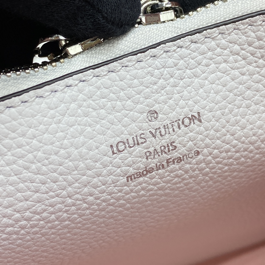 Louis Vuitton MURIA Bucket Bag Mahina Leather M58483 Snow White